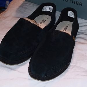 *NEW IN BOX* Women's TOMS Black Nubuck Suede Leather Wrap Size 5 Classic Flats